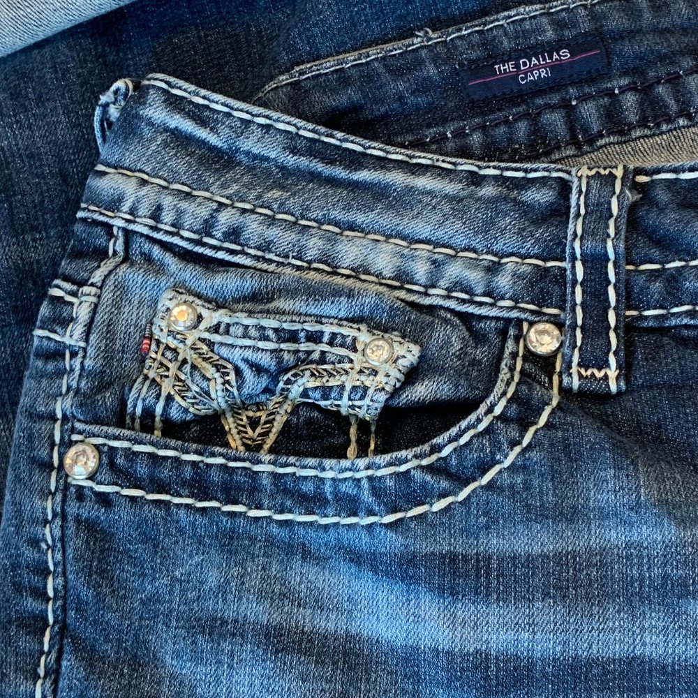 Nearly New Vigoss The Dallas Embroidery Capri Jeans - Picture 4 of 11